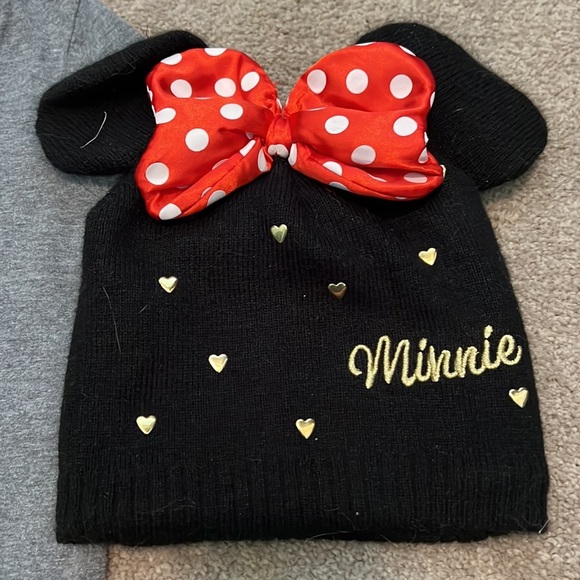 Bundle Disney T-shirt and Minnie Beanie - Picture 2 of 5